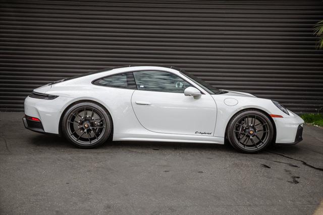 2025 Porsche 911 Carrera GTS