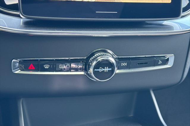 2026 Volvo XC90 Plug-In Hybrid Plus, T8 AWD, Electric/Gasoline, Bright, 7 Seats