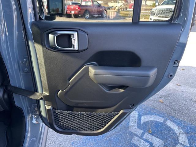 2026 Jeep Gladiator Sport
