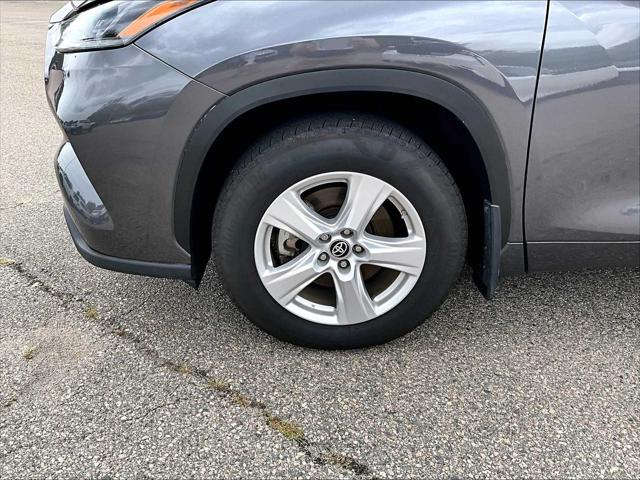 2021 Toyota Highlander LE