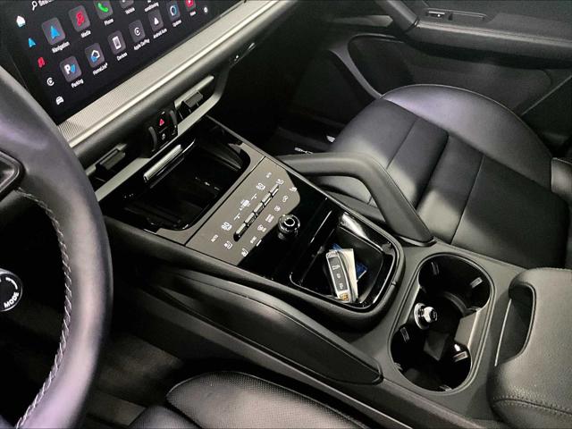 2024 Porsche Cayenne Unknown