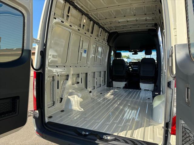 2026 Mercedes-Benz Sprinter Cargo Van Standard Roof 4-Cyl Diesel HO