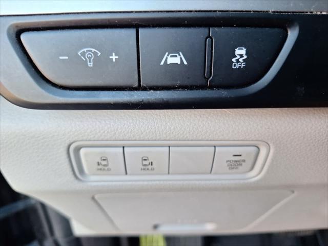 2023 Kia Carnival MPV LX Seat Package