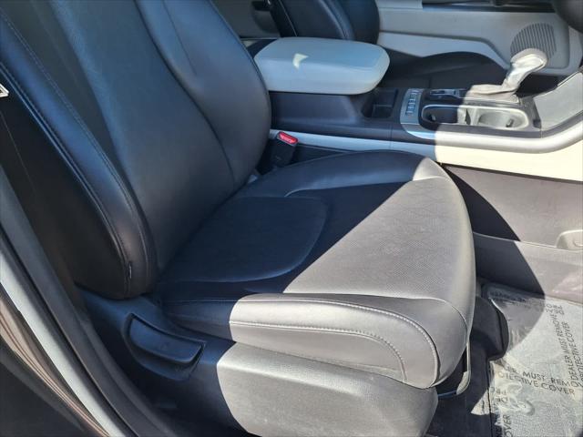 2023 Kia Carnival MPV LX Seat Package