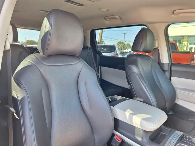 2023 Kia Carnival MPV LX Seat Package