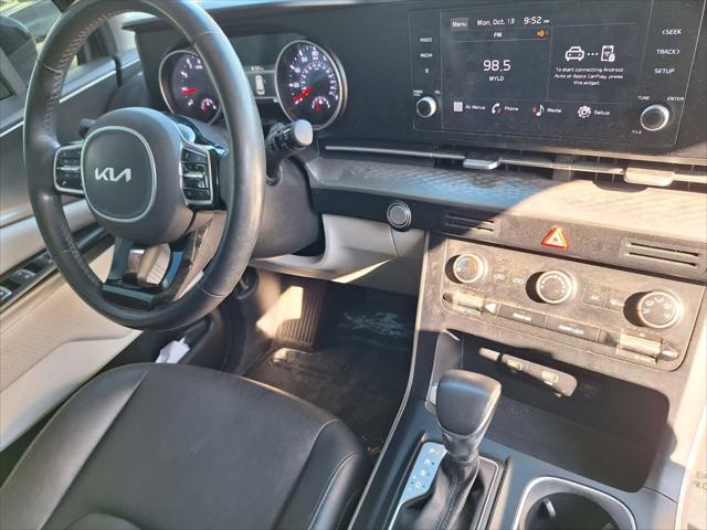 2023 Kia Carnival MPV LX Seat Package