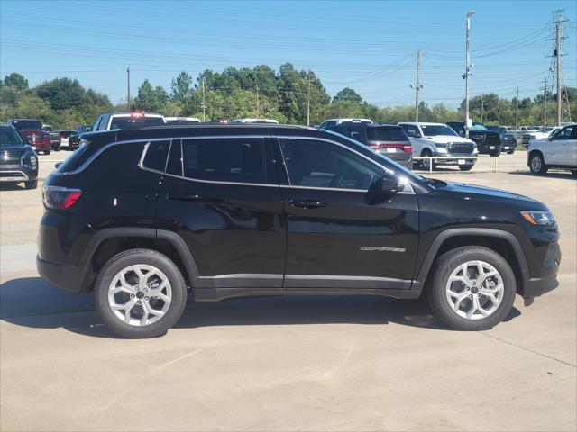 2026 Jeep Compass COMPASS LATITUDE 4X4