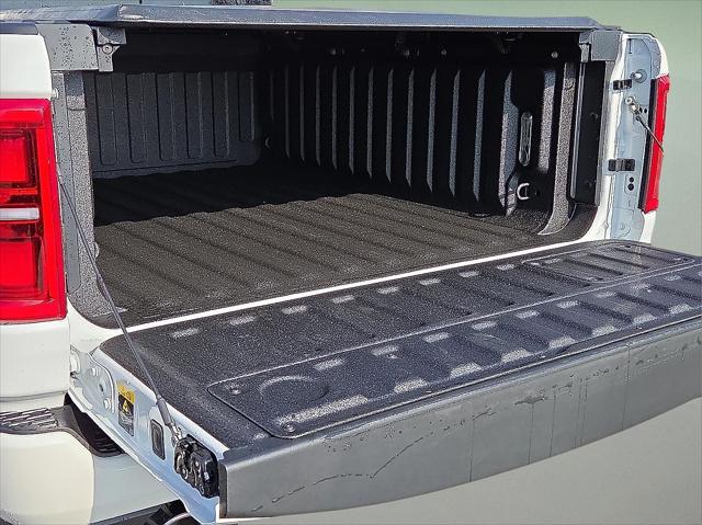 2026 Ram 1500 Tungsten Crew Cab 4x4 5'7" Box