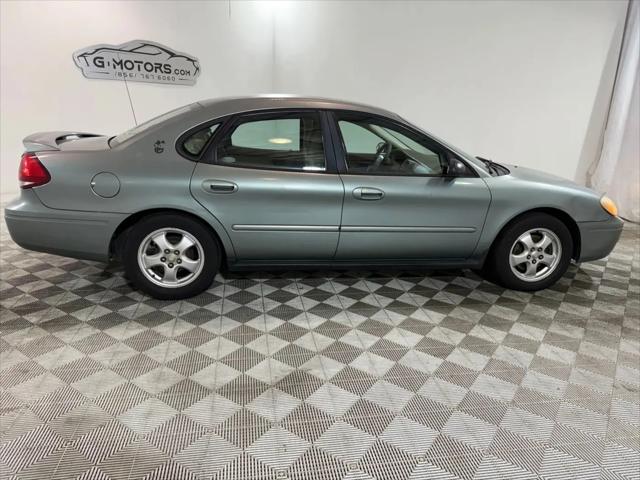 2005 Ford Taurus SE