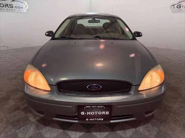 2005 Ford Taurus SE