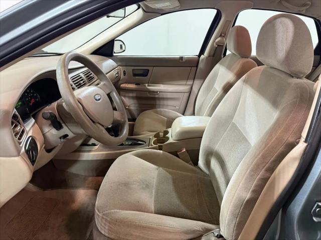 2005 Ford Taurus SE