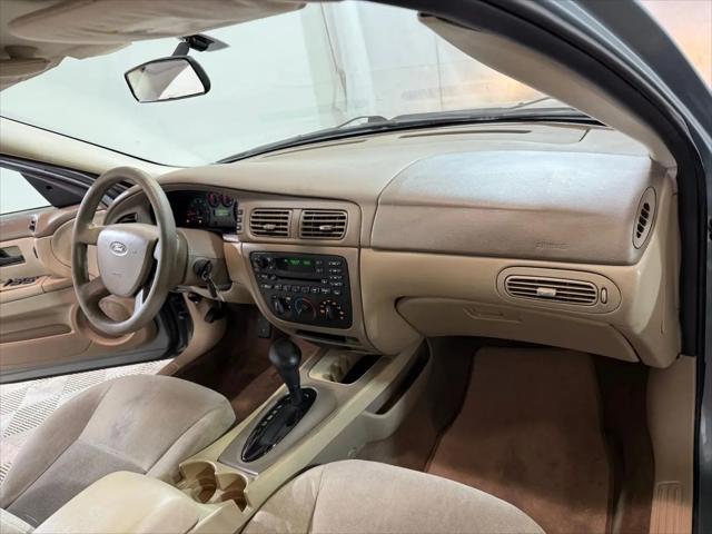 2005 Ford Taurus SE