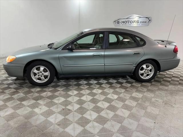 2005 Ford Taurus SE