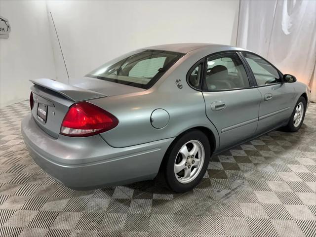 2005 Ford Taurus SE