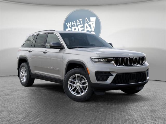 2025 Jeep Grand Cherokee GRAND CHEROKEE LAREDO X 4X4