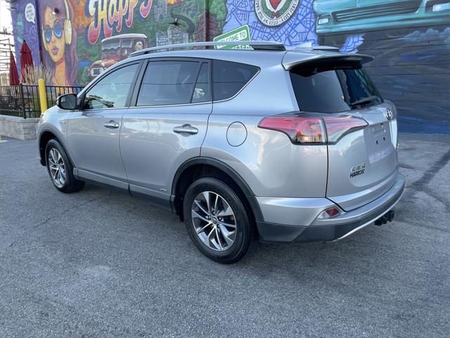 2017 Toyota RAV4 Hybrid XLE