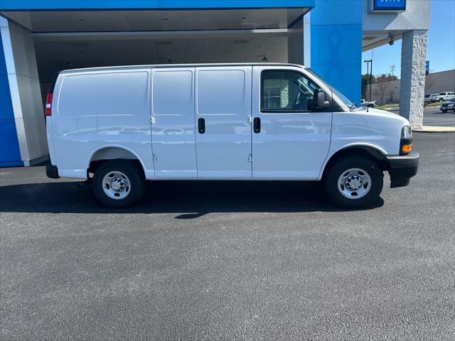 2025 Chevrolet Express Cargo Van RWD 2500 Regular Wheelbase WT