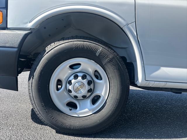 2025 Chevrolet Express Cargo Van RWD 2500 Regular Wheelbase WT