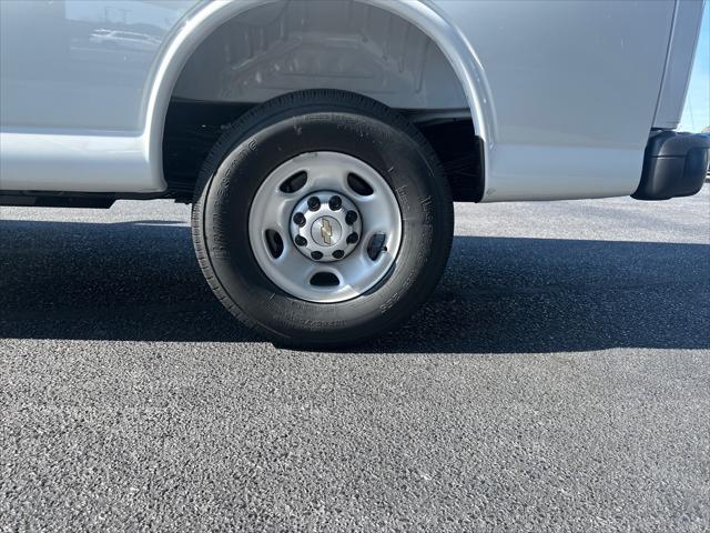 2025 Chevrolet Express Cargo Van RWD 2500 Regular Wheelbase WT