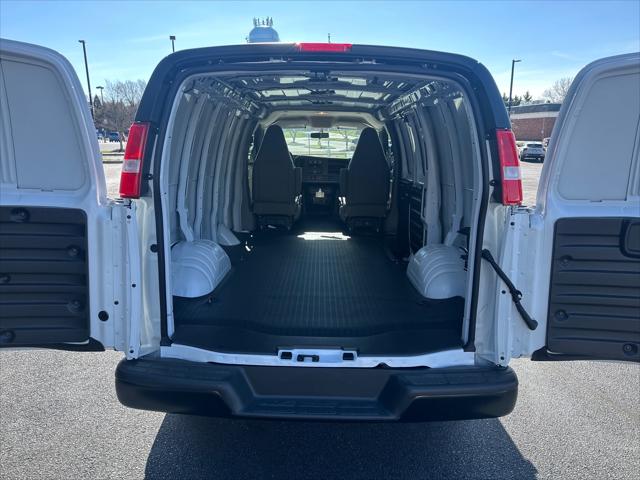 2025 Chevrolet Express Cargo Van RWD 2500 Regular Wheelbase WT