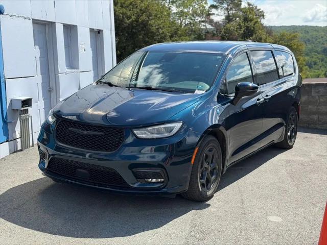 2023 Chrysler Pacifica Hybrid Touring L for sale in Forest City, PA