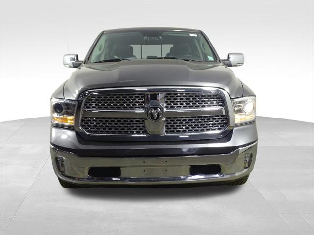 2017 RAM 1500 Laramie Crew Cab 4x4 57 Box