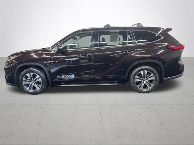 2022 Toyota Highlander Hybrid XLE