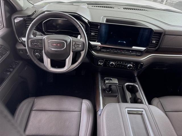 2022 GMC Sierra 1500 4WD Crew Cab Short Box SLT 2022 GMC Sierra 1500 4WD Crew Cab Short Box SLT