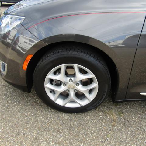 2010 Chrysler Town and Country LX 2010 Chrysler Town and Country LX