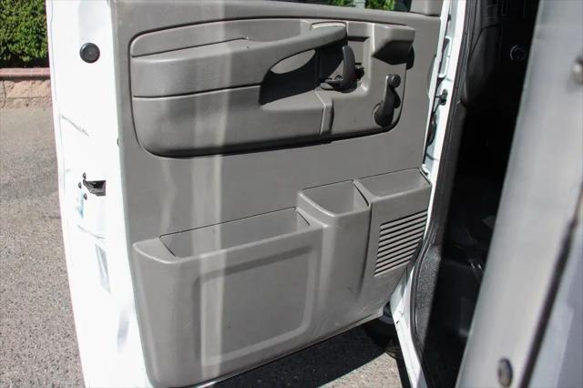 2014 Chevrolet Express Cutaway 4500 Diesel