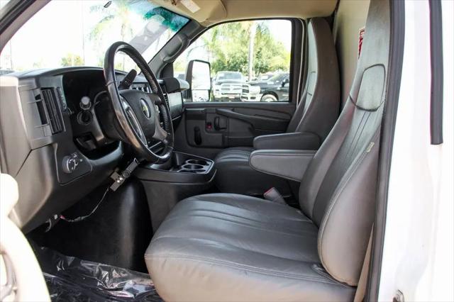 2014 Chevrolet Express Cutaway 4500 Diesel