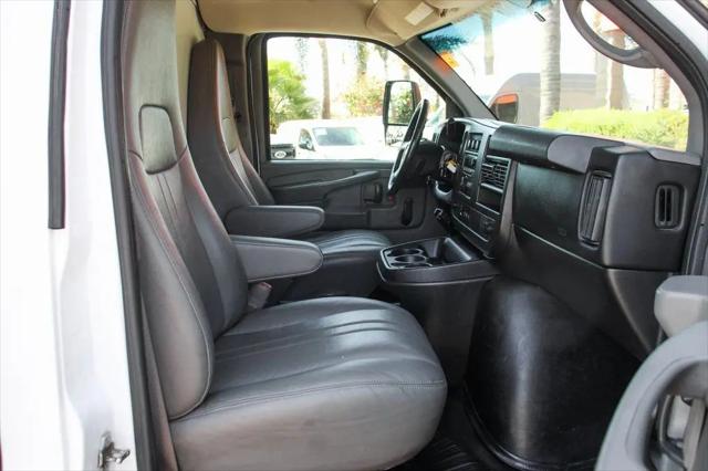 2014 Chevrolet Express Cutaway 4500 Diesel