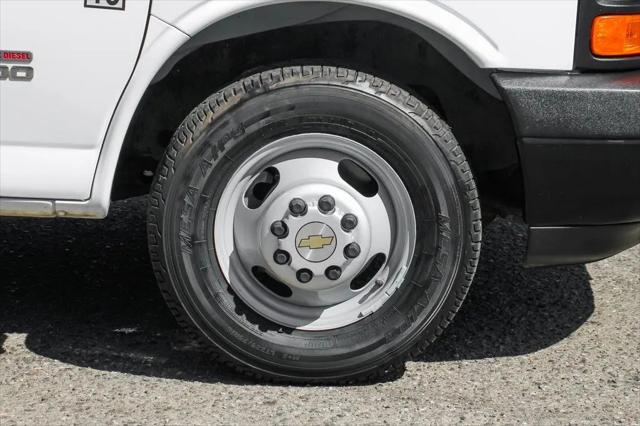 2014 Chevrolet Express Cutaway 4500 Diesel