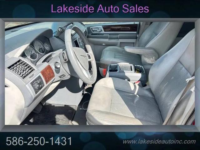 2009 Chrysler Town & Country Touring