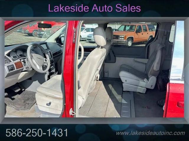 2009 Chrysler Town & Country Touring