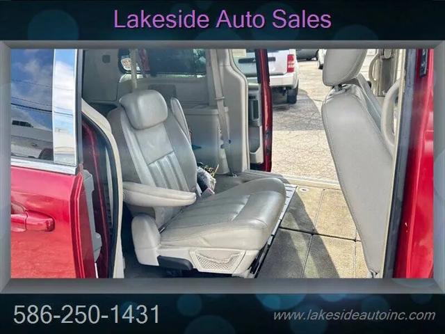 2009 Chrysler Town & Country Touring