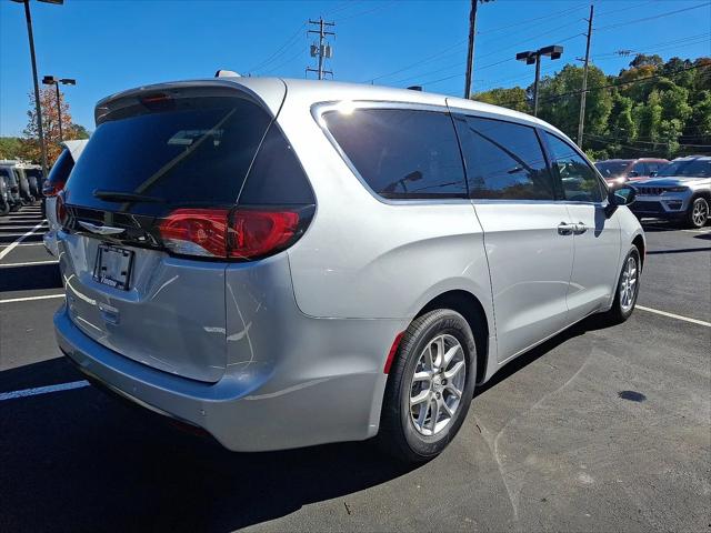 2026 Chrysler Voyager LX