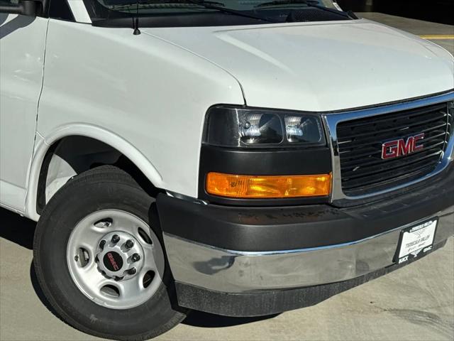 2025 GMC Savana Cutaway Work Van