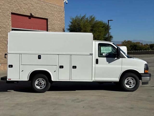 2025 GMC Savana Cutaway Work Van