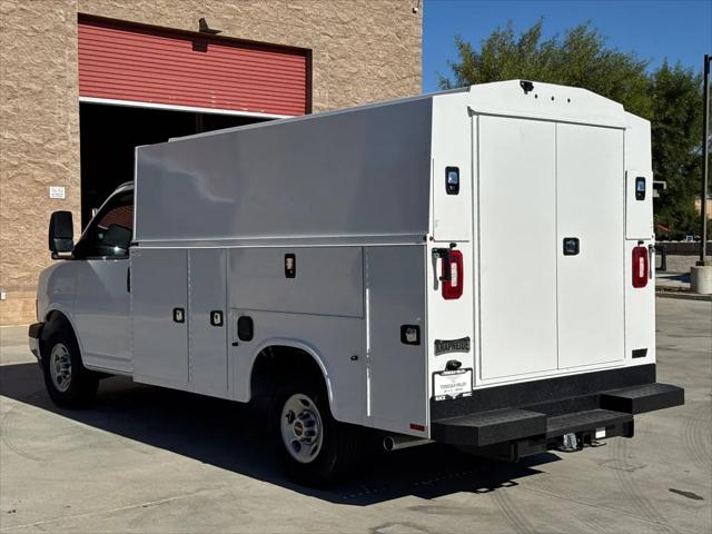2025 GMC Savana Cutaway Work Van