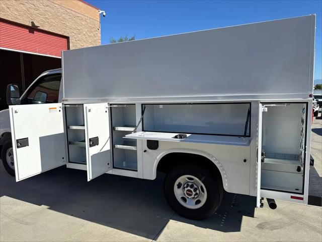 2025 GMC Savana Cutaway Work Van