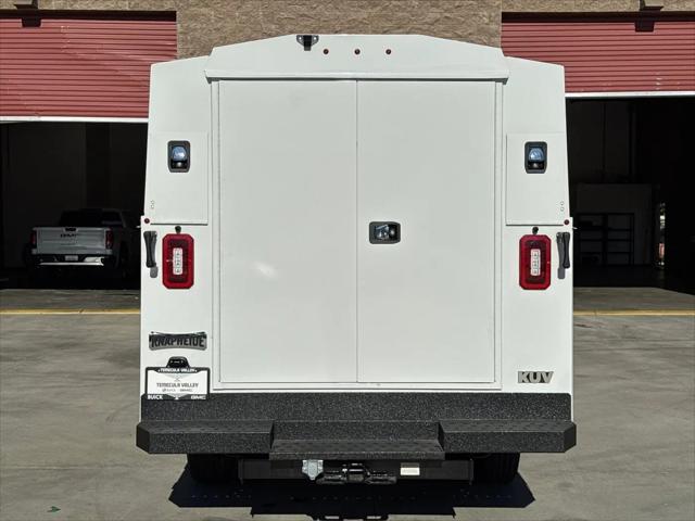 2025 GMC Savana Cutaway Work Van