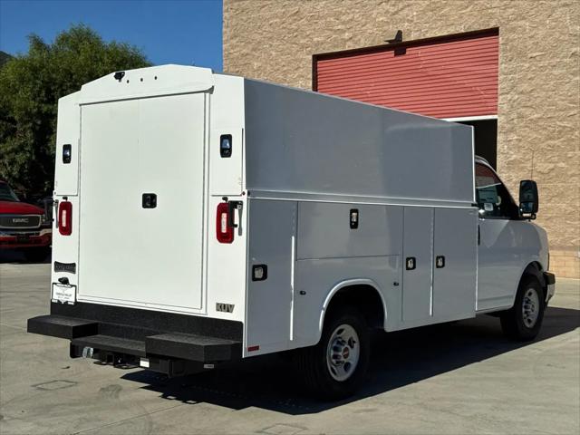 2025 GMC Savana Cutaway Work Van