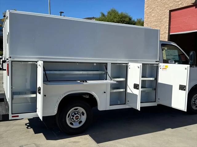 2025 GMC Savana Cutaway Work Van