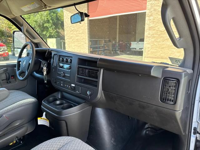 2025 GMC Savana Cutaway Work Van