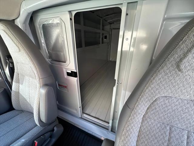 2025 GMC Savana Cutaway Work Van