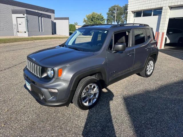 2022 Jeep Renegade Latitude 4x4 for sale in Eden Prairie, MN