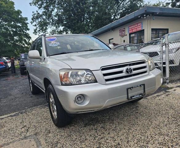2004 Toyota Highlander Base for sale in White Plains, NY