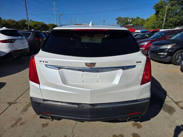 2017 Cadillac XT5 Standard