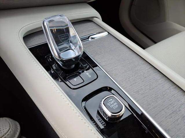 2025 Volvo XC90 B6 Ultra
